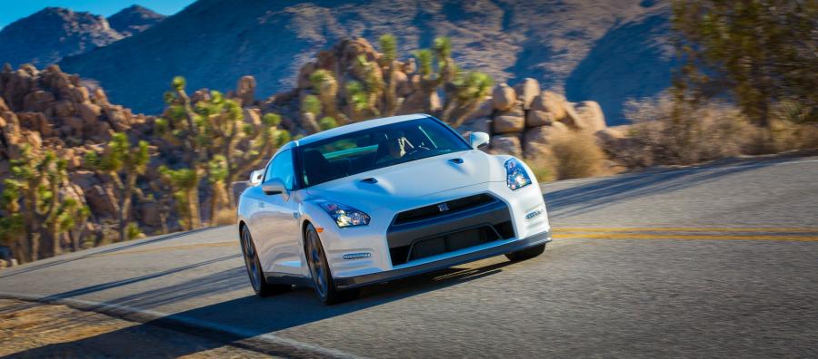  Nissan GT-R 2013 года  (US) (фото 19 из 27)